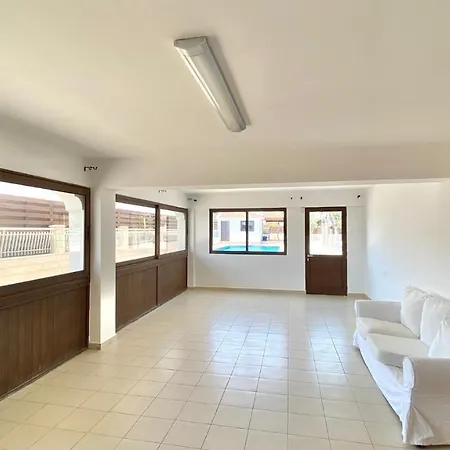 Villa Seafront Perivolia