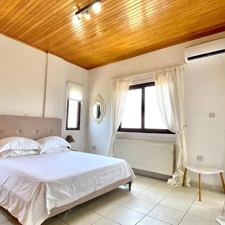 Villa Seafront Perivolia