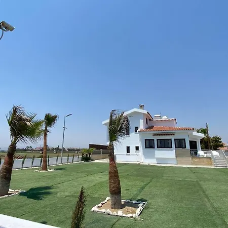 Villa Seafront *